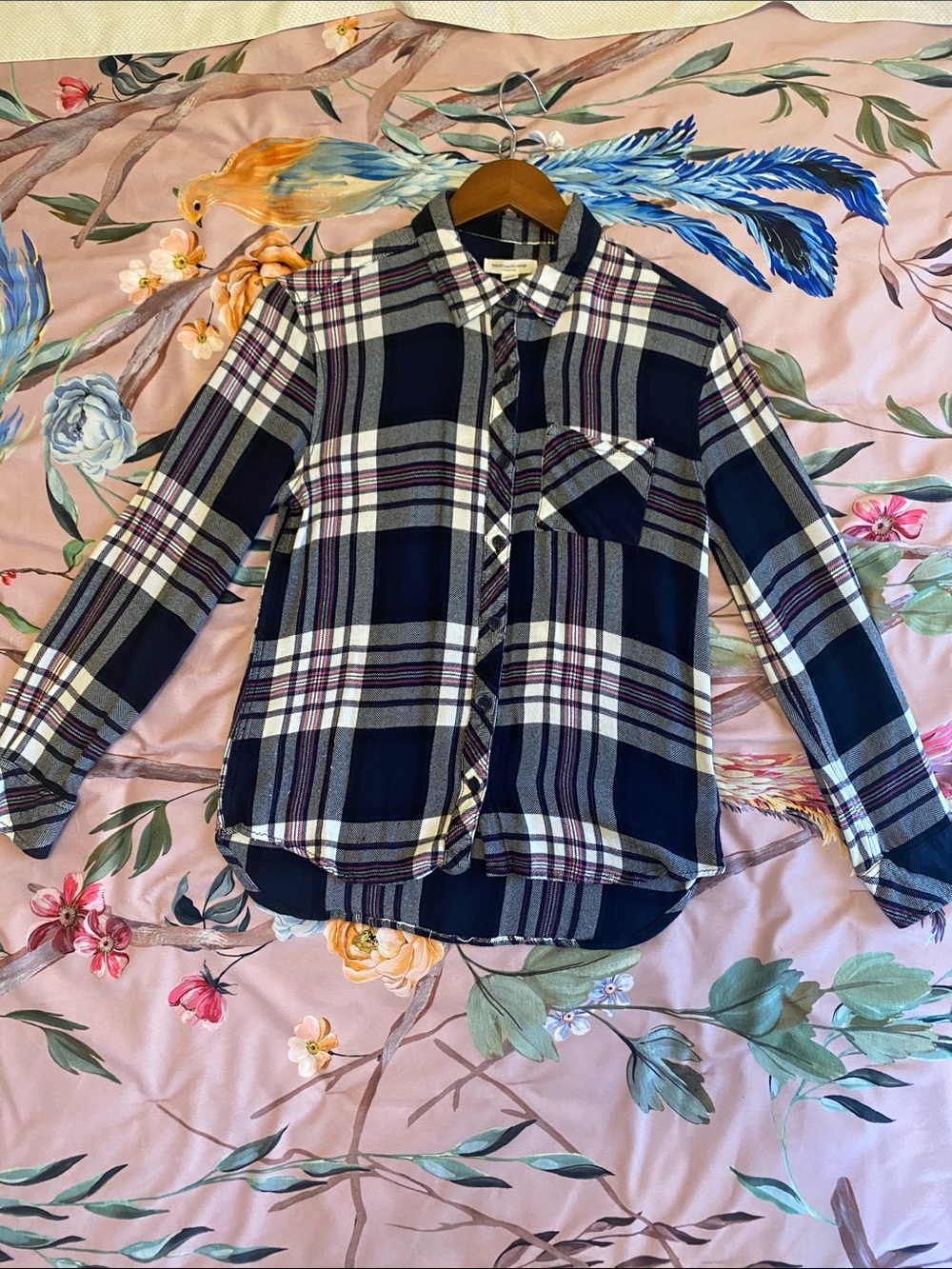 beachlunchlounge Navy, White & Pink Plaid Button-Down Shirt